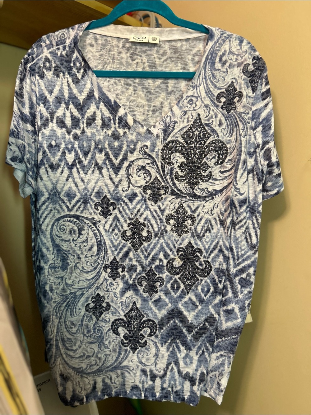 Cato Blue and White V-Neck Short Sleeve Printed Top